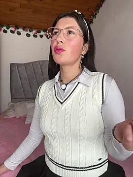 Snapshot of Mia_salinass chatting on November 13, 2025, 5:28 pm Mia salinass online show from November 13, 2025, 5:28 pm