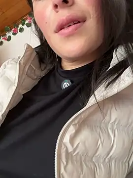 Snapshot of Mia_salinass chatting on November 12, 2025, 12:42 pm Mia salinass online show from November 12, 2025, 12:42 pm