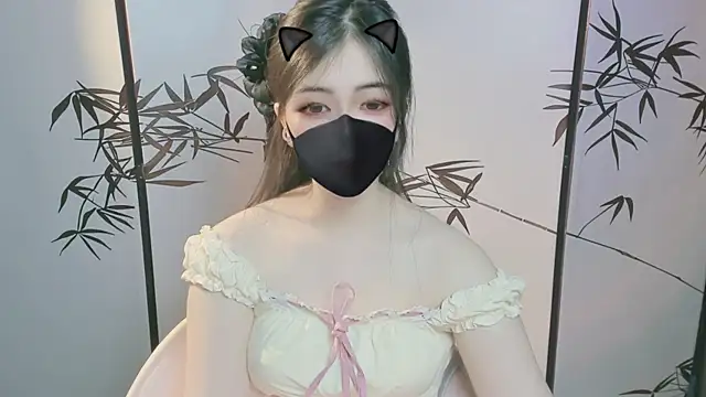 Sparkly Candy online show from October 19, 2025, 3:04 pm