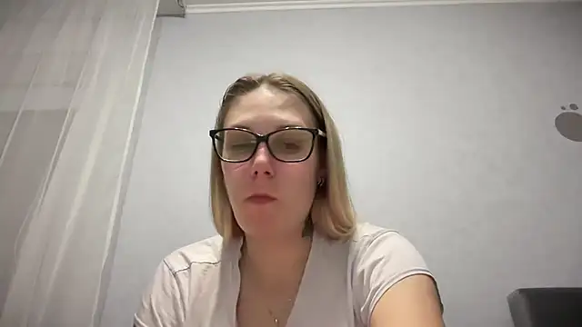 NikexPretty online show from October 1, 2025, 7:18 pm