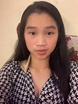 Snapshot of -Lie-06 chatting on September 27, 2025, 12:33 pm -Lie-06 online show from September 27, 2025, 12:33 pm