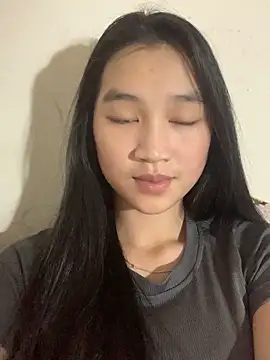 Snapshot of -Lie-06 chatting on October 18, 2025, 1:13 pm -Lie-06 online show from October 18, 2025, 1:13 pm