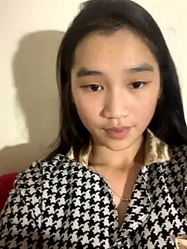 Snapshot of -Lie-06 chatting on October 19, 2025, 12:52 pm -Lie-06 online show from October 19, 2025, 12:52 pm