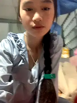 Snapshot of -Lie-06 chatting on September 12, 2025, 4:23 am -Lie-06 online show from September 12, 2025, 4:23 am