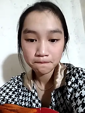 Snapshot of -Lie-06 chatting on October 8, 2025, 6:15 am -Lie-06 online show from October 8, 2025, 6:15 am