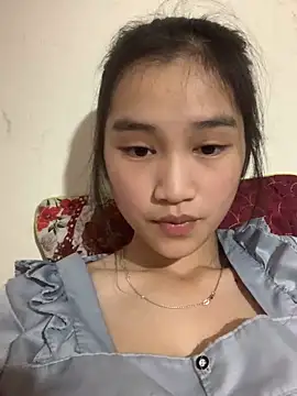 Snapshot of -Lie-06 chatting on December 4, 2025, 8:02 am -Lie-06 online show from December 4, 2025, 8:02 am