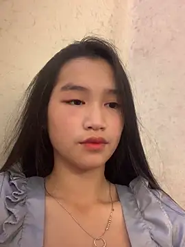 Snapshot of -Lie-06 chatting on October 4, 2025, 2:29 pm -Lie-06 online show from October 4, 2025, 2:29 pm