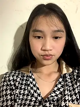 Snapshot of -Lie-06 chatting on December 14, 2025, 2:00 pm -Lie-06 online show from December 14, 2025, 2:00 pm