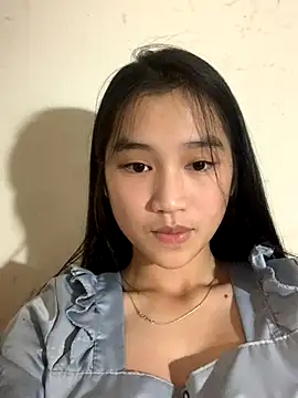 Snapshot of -Lie-06 chatting on October 21, 2025, 2:49 pm -Lie-06 online show from October 21, 2025, 2:49 pm