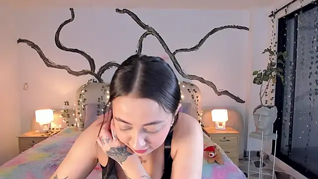 Snapshot of SarahCastro1_ chatting on December 4, 2025, 4:33 am SarahCastro1 online show from December 4, 2025, 4:33 am