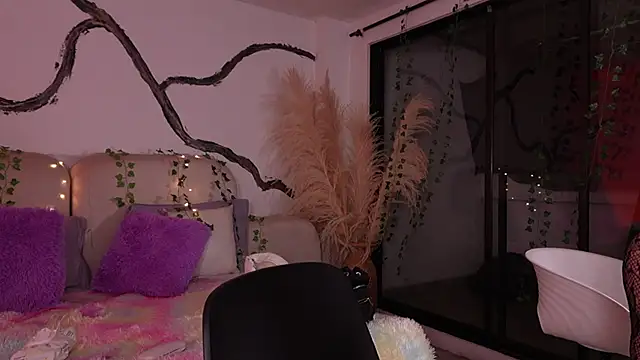 Snapshot of SarahCastro1_ chatting on December 14, 2025, 5:02 am SarahCastro1 online show from December 14, 2025, 5:02 am