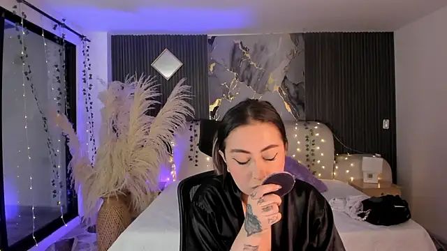 SarahCastro1  online show from February 15, 2026, 4:46 am