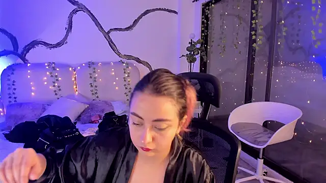 Snapshot of SarahCastro1_ chatting on November 1, 2025, 4:41 am SarahCastro1 online show from November 1, 2025, 4:41 am