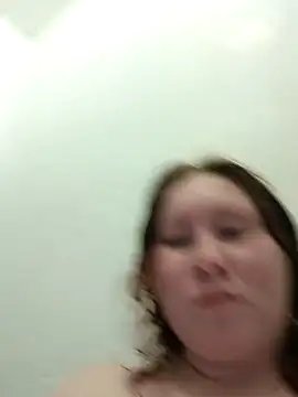 Snapshot of MiaKissy chatting on November 21, 2025, 1:37 am MiaKissy online show from November 21, 2025, 1:37 am