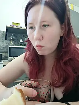 Snapshot of MiaKissy chatting on October 2, 2025, 6:17 am MiaKissy online show from October 2, 2025, 6:17 am