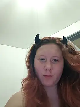 Snapshot of MiaKissy chatting on October 28, 2025, 6:12 am MiaKissy online show from October 28, 2025, 6:12 am