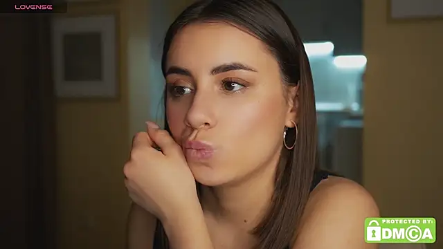 Snapshot of KateCarrey chatting on October 29, 2025, 3:44 pm KateCarrey online show from October 29, 2025, 3:44 pm