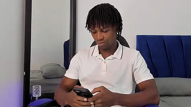 Snapshot of tau_montes chatting on October 1, 2025, 2:10 pm tau montes online show from October 1, 2025, 2:10 pm