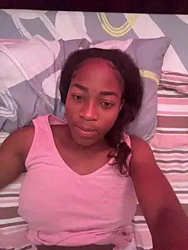 Snapshot of Sophia_moons chatting on September 21, 2025, 5:18 pm Sophia moons online show from September 21, 2025, 5:18 pm