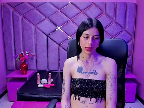 Dulce Miaa  online show from November 6, 2025, 8:02 pm