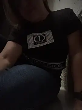 Snapshot of Tamara_valentine chatting on November 20, 2025, 10:20 pm Tamara valentine online show from November 20, 2025, 10:20 pm