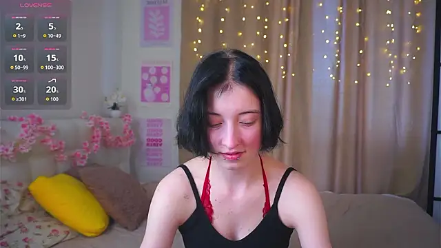 JuanaFriesz online show from March 13, 2026, 9:25 am