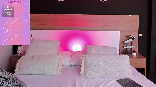 MiaTaylorSweet online show from October 22, 2025, 2:16 pm