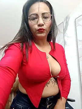 Snapshot of agatha_sluttylatina chatting on November 5, 2025, 3:20 am agatha sluttylatina online show from November 5, 2025, 3:20 am