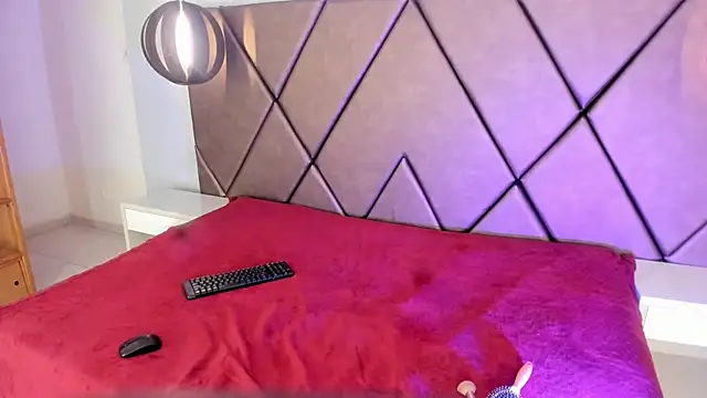 PenelopeGuzman   online show from November 7, 2025, 8:02 pm