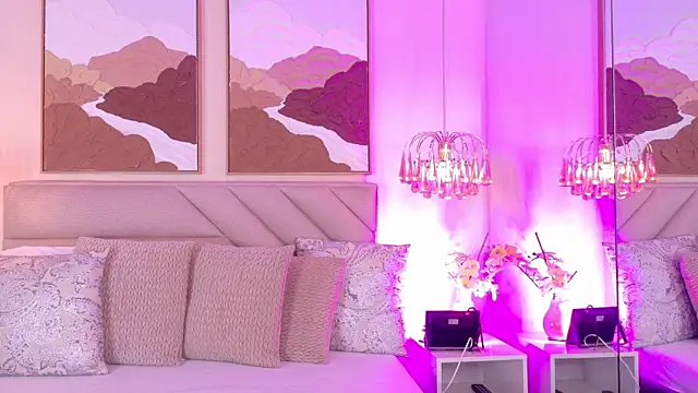 Snapshot of kendalFox_ chatting on December 4, 2025, 1:59 am kendalFox online show from December 4, 2025, 1:59 am