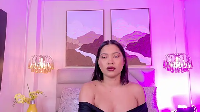 Snapshot of kendalFox_ chatting on December 5, 2025, 1:49 am kendalFox online show from December 5, 2025, 1:49 am