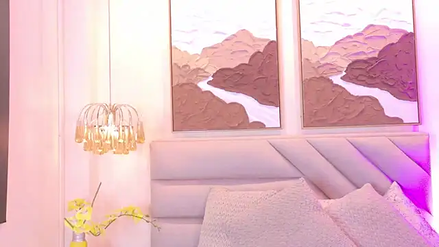 Snapshot of kendalFox_ chatting on December 23, 2025, 2:44 am kendalFox online show from December 23, 2025, 2:44 am