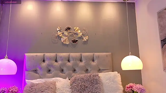 Snapshot of kendalFox_ chatting on February 21, 2026, 11:29 pm kendalFox online show from February 21, 2026, 11:29 pm