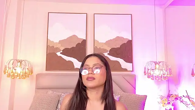 Snapshot of kendalFox_ chatting on November 27, 2025, 2:45 am kendalFox online show from November 27, 2025, 2:45 am