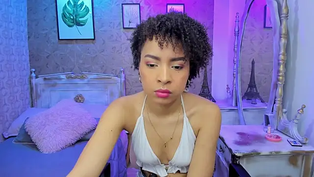 Snapshot of Lucia_jane chatting on October 28, 2025, 7:35 pm Lucia jane online show from October 28, 2025, 7:35 pm