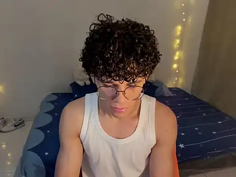 Snapshot of Tom_Blues chatting on January 14, 2026, 12:31 pm Tom Blues online show from January 14, 2026, 12:31 pm