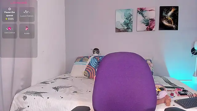 Snapshot of KimTayloor1 chatting on November 8, 2025, 1:25 pm KimTayloor1 online show from November 8, 2025, 1:25 pm