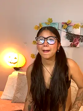 Snapshot of KimTayloor1 chatting on October 24, 2025, 7:24 pm KimTayloor1 online show from October 24, 2025, 7:24 pm