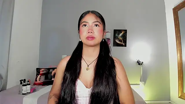 Snapshot of KimTayloor1 chatting on November 20, 2025, 7:36 pm KimTayloor1 online show from November 20, 2025, 7:36 pm