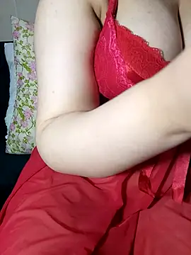 Snapshot of Aomtiz8 chatting on December 4, 2025, 7:18 am Aomtiz8 online show from December 4, 2025, 7:18 am