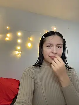 Snapshot of aliciia_23 chatting on December 5, 2025, 8:39 pm aliciia 23 online show from December 5, 2025, 8:39 pm