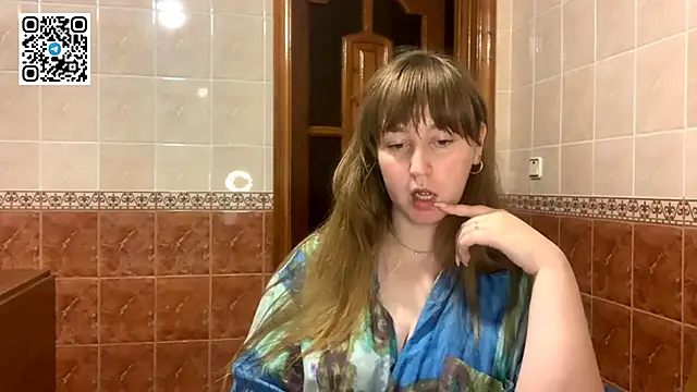 MaroonMoon  online show from October 4, 2025, 7:37 pm