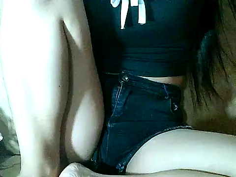 Snapshot of pinay-momm1682 chatting on December 17, 2025, 9:36 am pinay-momm1682 online show from December 17, 2025, 9:36 am