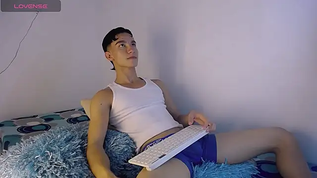 Snapshot of babyandy_x chatting on November 18, 2025, 11:26 pm babyandy x online show from November 18, 2025, 11:26 pm