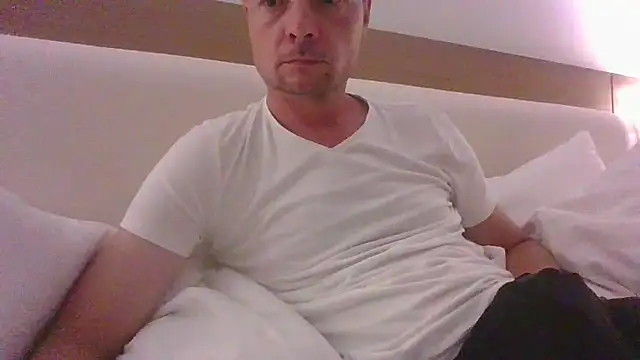 Snapshot of Xxxdaddy84 chatting on September 15, 2025, 11:05 pm Xxxdaddy84 online show from September 15, 2025, 11:05 pm