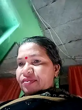 Manavi x online show from February 19, 2026, 2:41 am