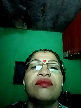 Snapshot of Manavi_x chatting on October 6, 2025, 9:48 pm Manavi x online show from October 6, 2025, 9:48 pm