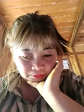 Lyly nuce online show from October 30, 2025, 6:34 am