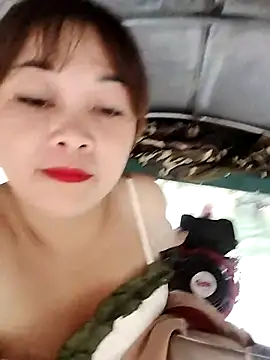 Lyly nuce online show from October 31, 2025, 10:01 am