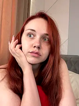 Snapshot of PollyVinice chatting on September 17, 2025, 11:45 am PollyVinice online show from September 17, 2025, 11:45 am